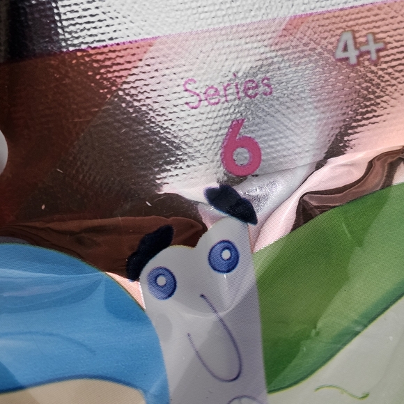 (4) Disney Figural Bag Clip Blind Bag - Series 6 - Picture 4 of 7